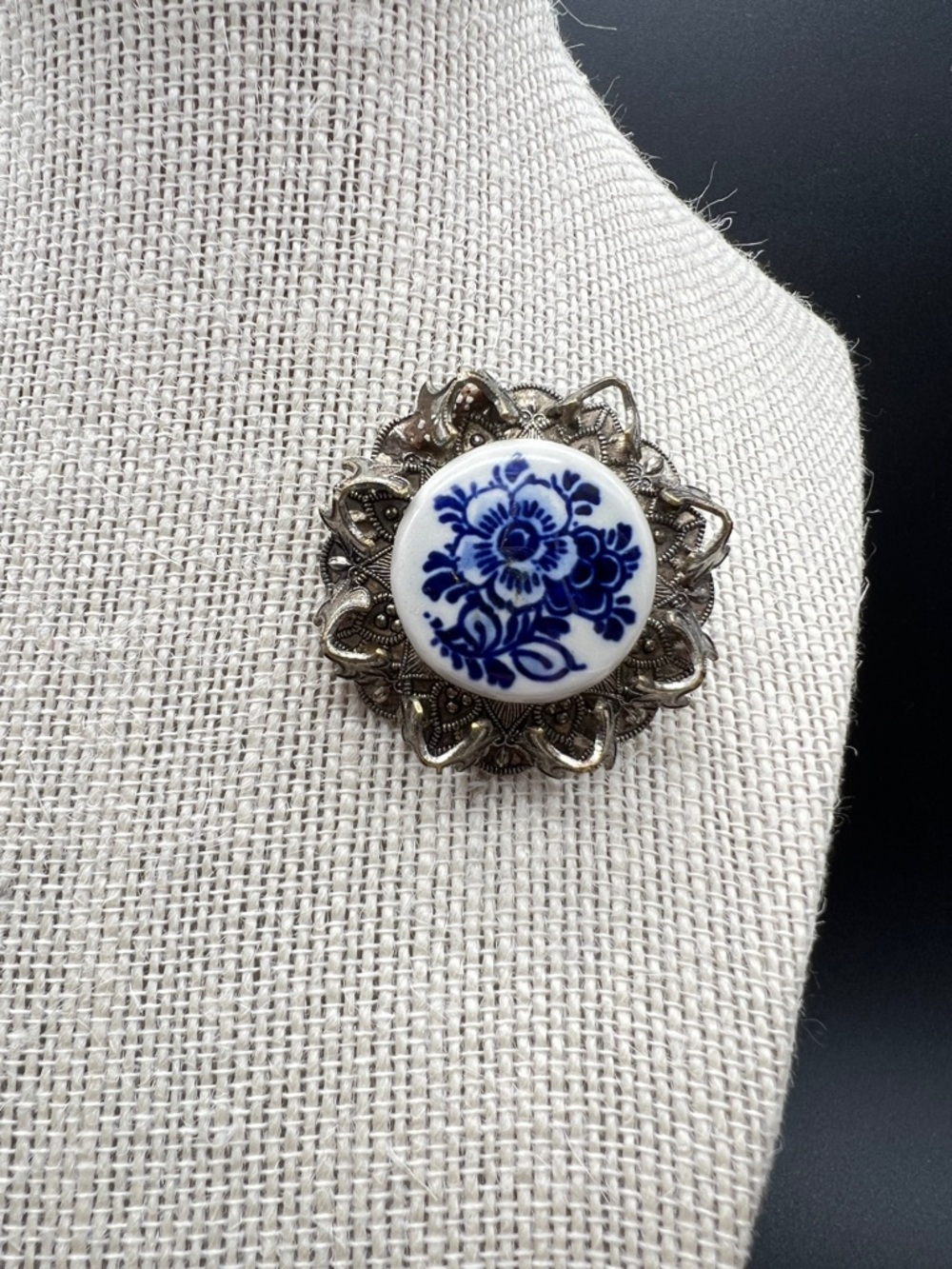 VINTAGE Delft Style Brooch • Blue White Porcelain • Silver Tone
